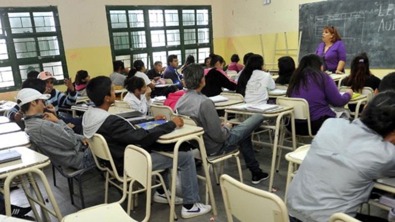 Polémica medida de la DGE para que las familias registren las inasistencias de los docentes